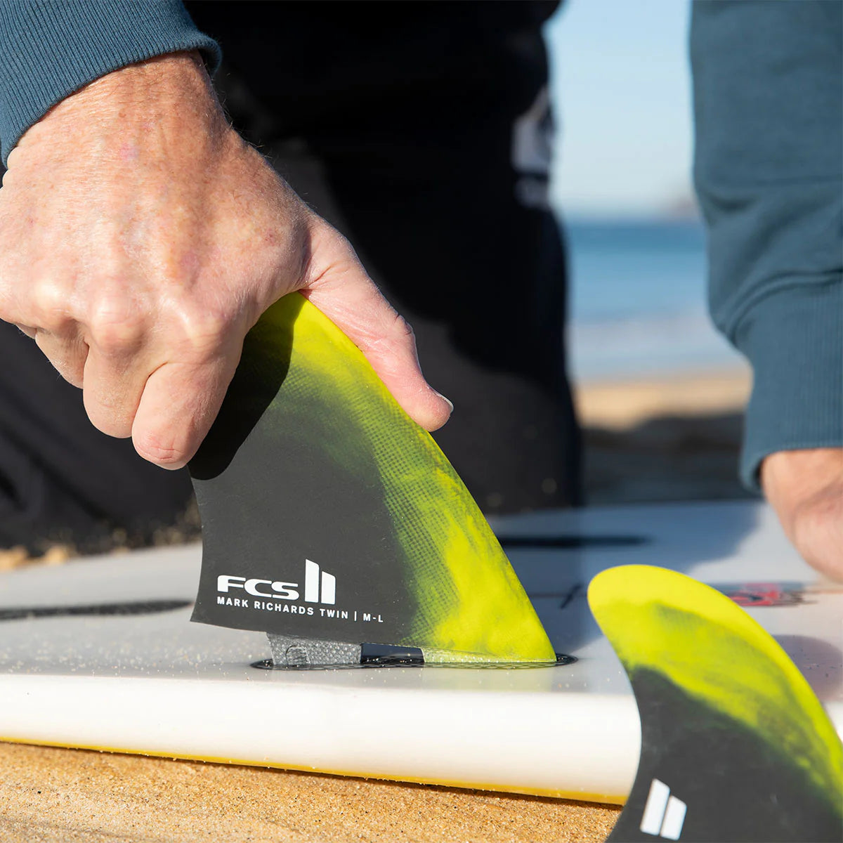 FCS II Mark Richards Twin + Stabiliser Fin Set