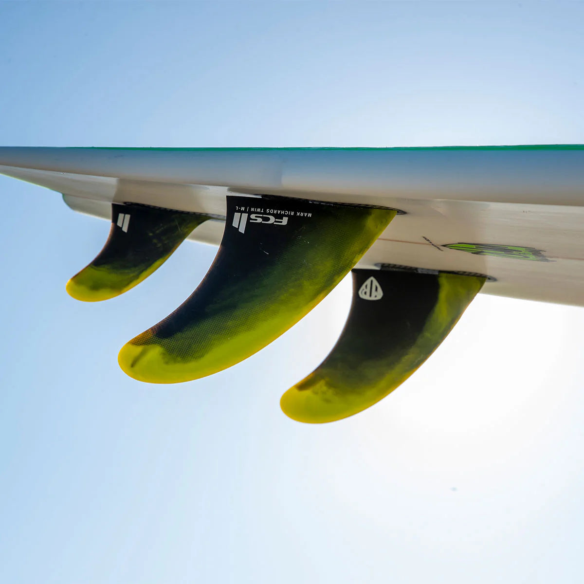 FCS II Mark Richards Twin + Stabiliser Fin Set